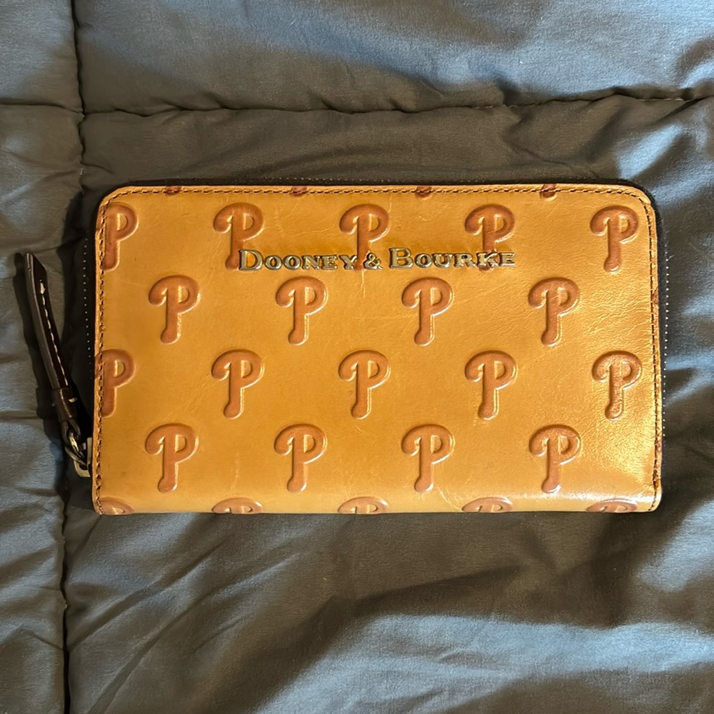 Dooney & Bourke Philadelphia Phillies wallet